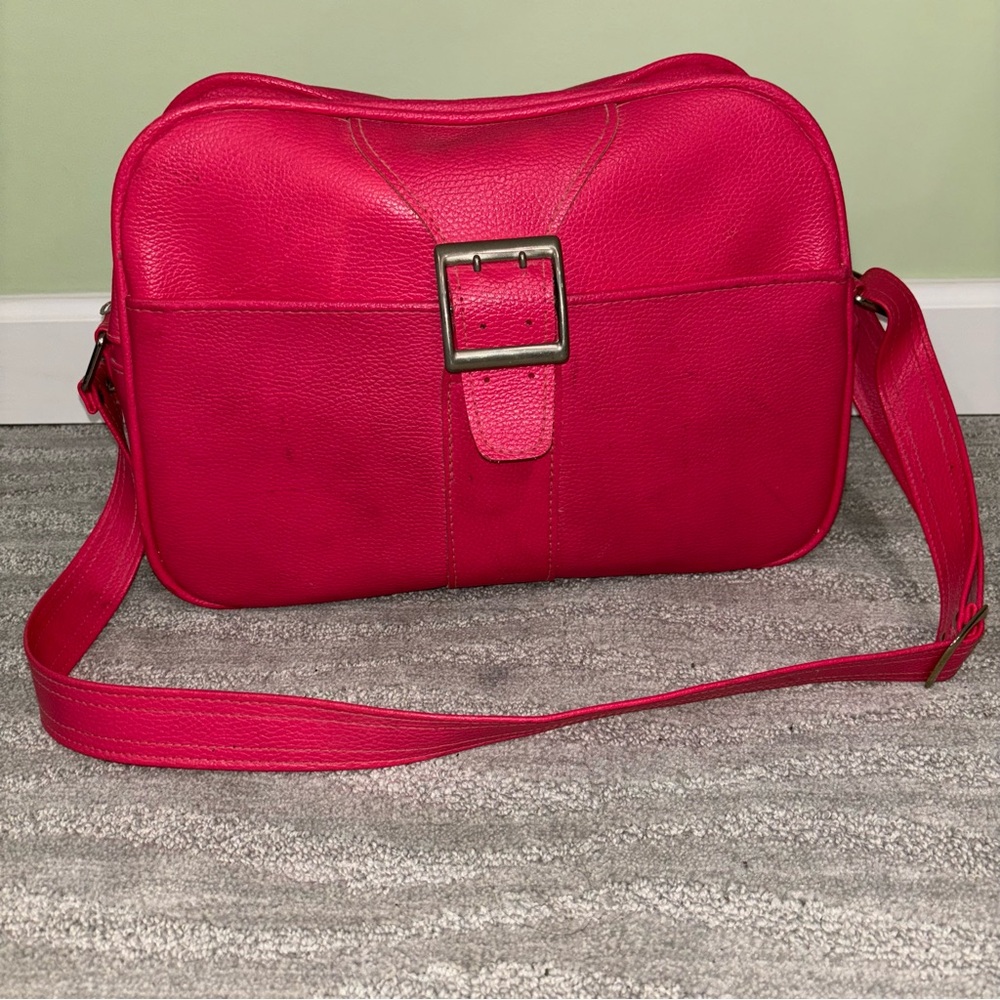 Vintage Royal Traveller Pink Buckle Front Vinyl Luggage Bag